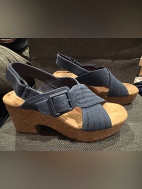 Clarks Navy Leather Cork Wedge Sandals Size 7 NWT
